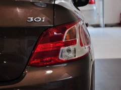 2014款 1.6L 自动 尊贵版