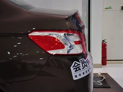 2014款 1.6L 自动 尊贵版