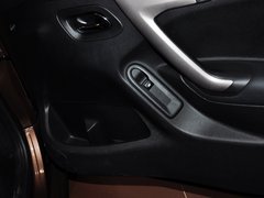 2014款 1.6L 自动 尊贵版