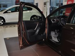 2014款 1.6L 自动 尊贵版