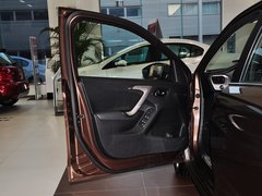 2014款 1.6L 自动 尊贵版