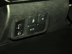 2014款 1.6L 自动 尊贵版
