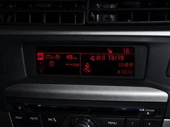 2014款 1.6L 自动 尊贵版