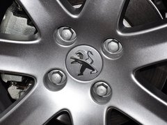 2014款 1.6L 自动 尊贵版