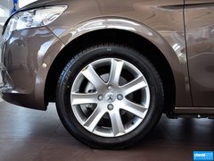 2014款 1.6L 自动 尊贵版