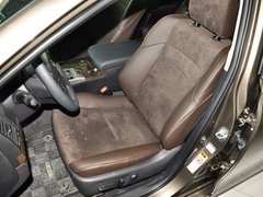 一汽丰田  2.5V 自动 驾驶席座椅前45度视图