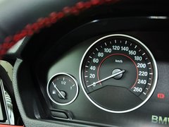 2013款 316i 1.6T 運(yùn)動設(shè)計套裝版