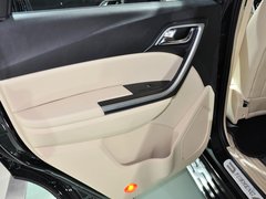 2013款 2.0 手动 四驱汽油超豪华版 7座