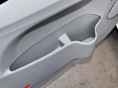 2014款 2.0L 自動 公務版