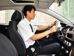 2014款 1.5L AMT 天窗型