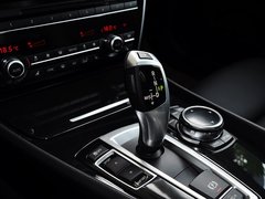 2014款 535i 3.0T AT 设计套装型