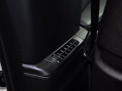2014款 535i 3.0T AT 设计套装型
