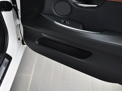 2014款 535i 3.0T AT 设计套装型