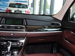 2014款 528i 2.0T AT 设计套装型