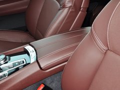 2014款 528i 2.0T AT 设计套装型