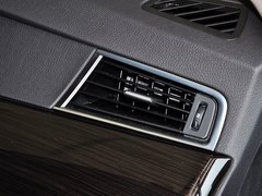 2014款 528i 2.0T AT 设计套装型