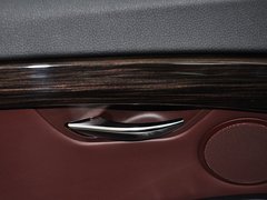 2014款 528i 2.0T AT 设计套装型