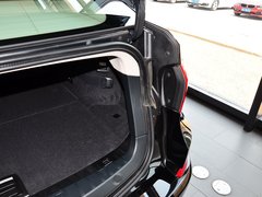2014款 528i 2.0T AT 设计套装型