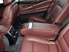 2014款 528i 2.0T AT 设计套装型
