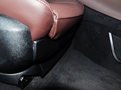 2014款 528i 2.0T AT 设计套装型