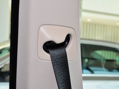 2014款 528i 2.0T AT 设计套装型
