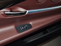 2014款 528i 2.0T AT 设计套装型