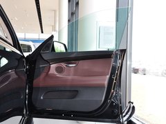 2014款 528i 2.0T AT 设计套装型