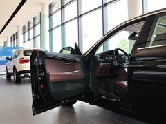 2014款 528i 2.0T AT 设计套装型