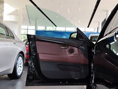 2014款 528i 2.0T AT 设计套装型