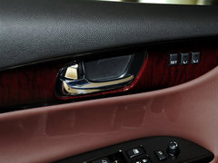 2013款 2.5L 自动 两驱尊雅版 5座