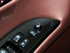 2013款 2.5L 自动 两驱尊雅版 5座