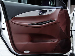 2013款 2.5L 自动 四驱尊雅版 5座