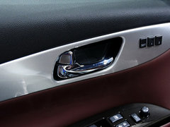 2013款 2.5L 自动 四驱尊雅版 5座