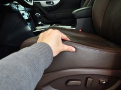 英菲尼迪QX70 2013款 3.7L 标准版