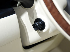 2013款 5.6L 自动 4WD 7座