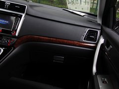 2013款 运动版 1.5T 手动 两驱尊贵型 5座