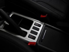 2013款 运动版 1.5T 手动 两驱尊贵型 5座
