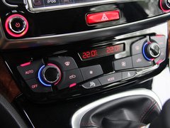 2013款 运动版 1.5T 手动 两驱尊贵型 5座