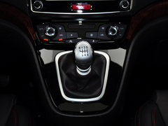 2013款 运动版 1.5T 手动 两驱尊贵型 5座
