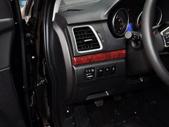 2013款 运动版 1.5T 手动 两驱尊贵型 5座