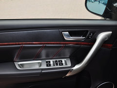 2013款 运动版 1.5T 手动 两驱尊贵型 5座