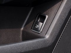2013款 GLK300 3.0L 自动 四驱动感天窗型 5座
