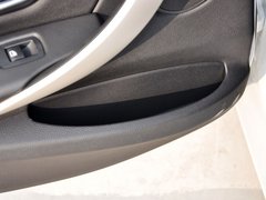 2013款 320i 2.0T 时尚型 旅行版