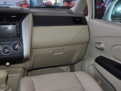 启辰D50 2013款 1.6L 手动 北斗导航版
