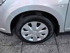 启辰D50 2013款 1.6L 手动 北斗导航版