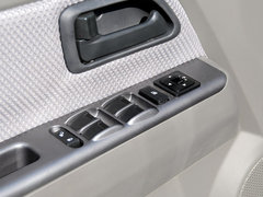 2012款 2.8T 手动 两驱商务版