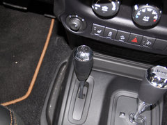 2014款 3.6L 龙腾典藏版 5座
