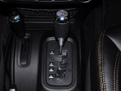 2014款 3.6L 龙腾典藏版 5座