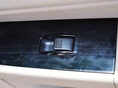 2013款 1.8L 自动 尊贵型