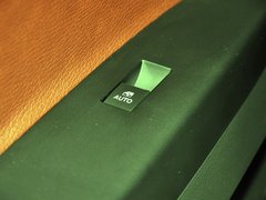 2013款 2.4L 自动 两驱豪华版 5座